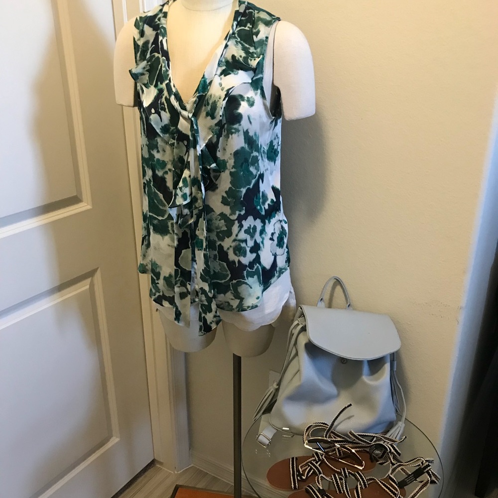New York & Co Sleeveless Blouse